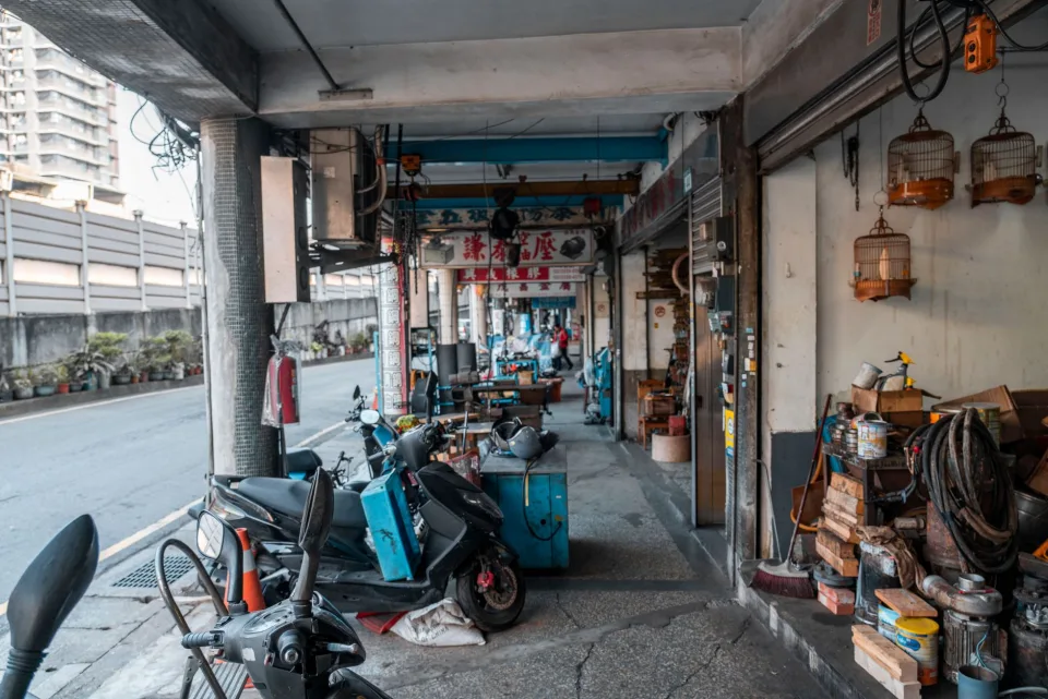 Thợ chính tại xưởng